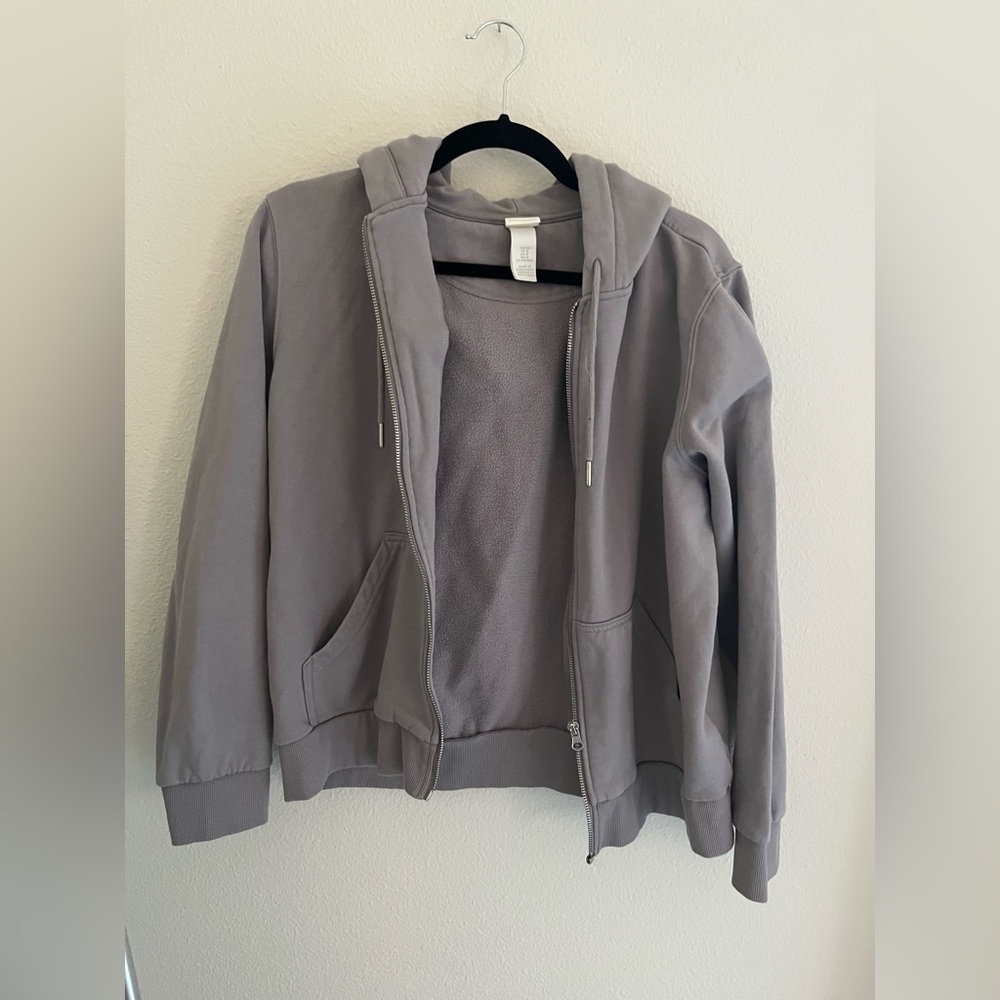 Basic grey hoodie!